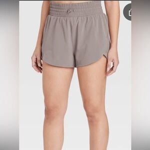 NWT All in Motion Gray Quick Dry Activewear shorts size M. Zipper pocket/lined